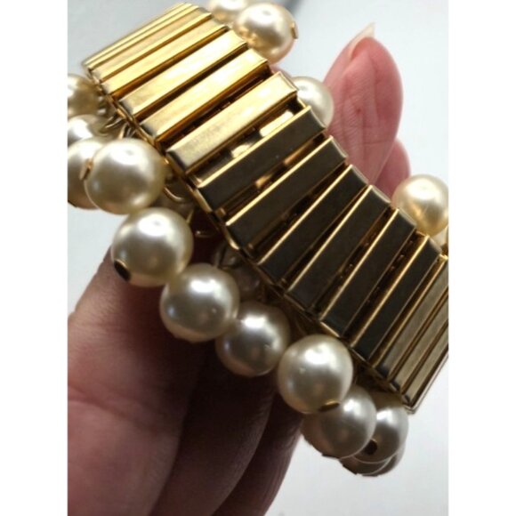 Vintage Gold Tone Cha Cha Bracelet Faux Pearls Stretch Mid Century Glam - Picture 5 of 5
